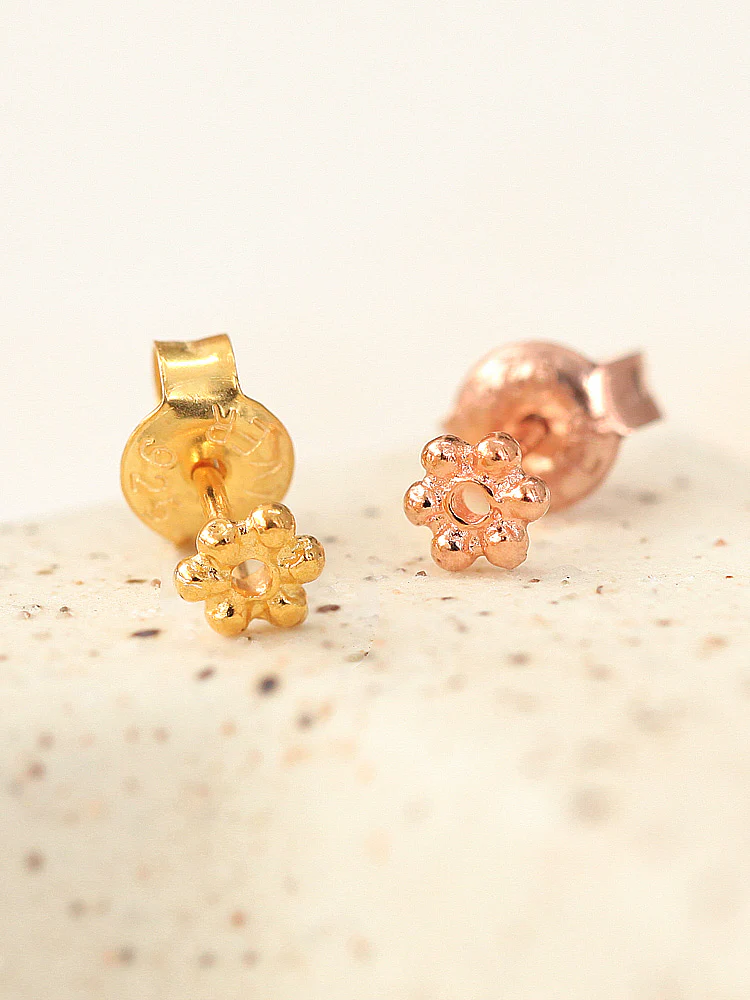925 Silver Mini Flower Stud Earring - Image 3