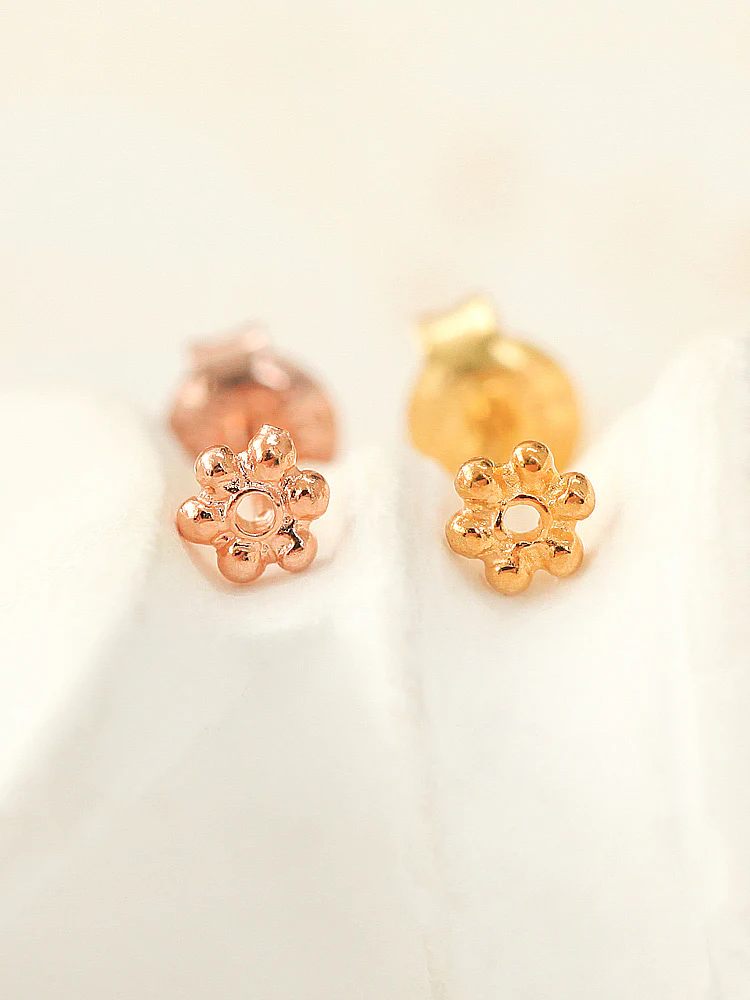 925 Silver Mini Flower Stud Earring - Image 4