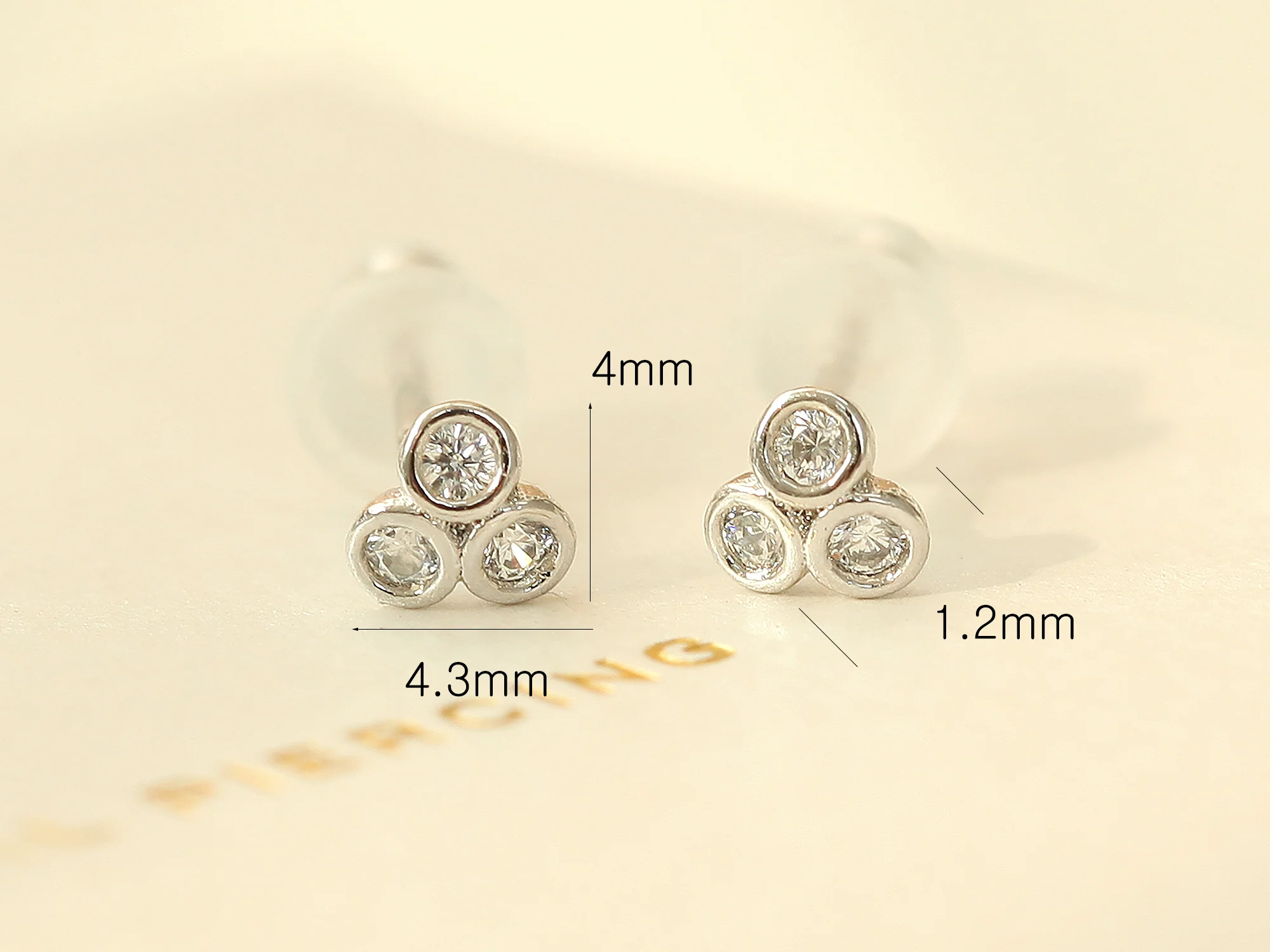 925 Silver Triangle Cubic Stud Earring - Image 8