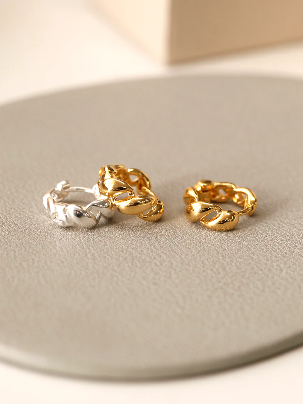 925 Silver Volume Twist Hoop Earring - Image 2