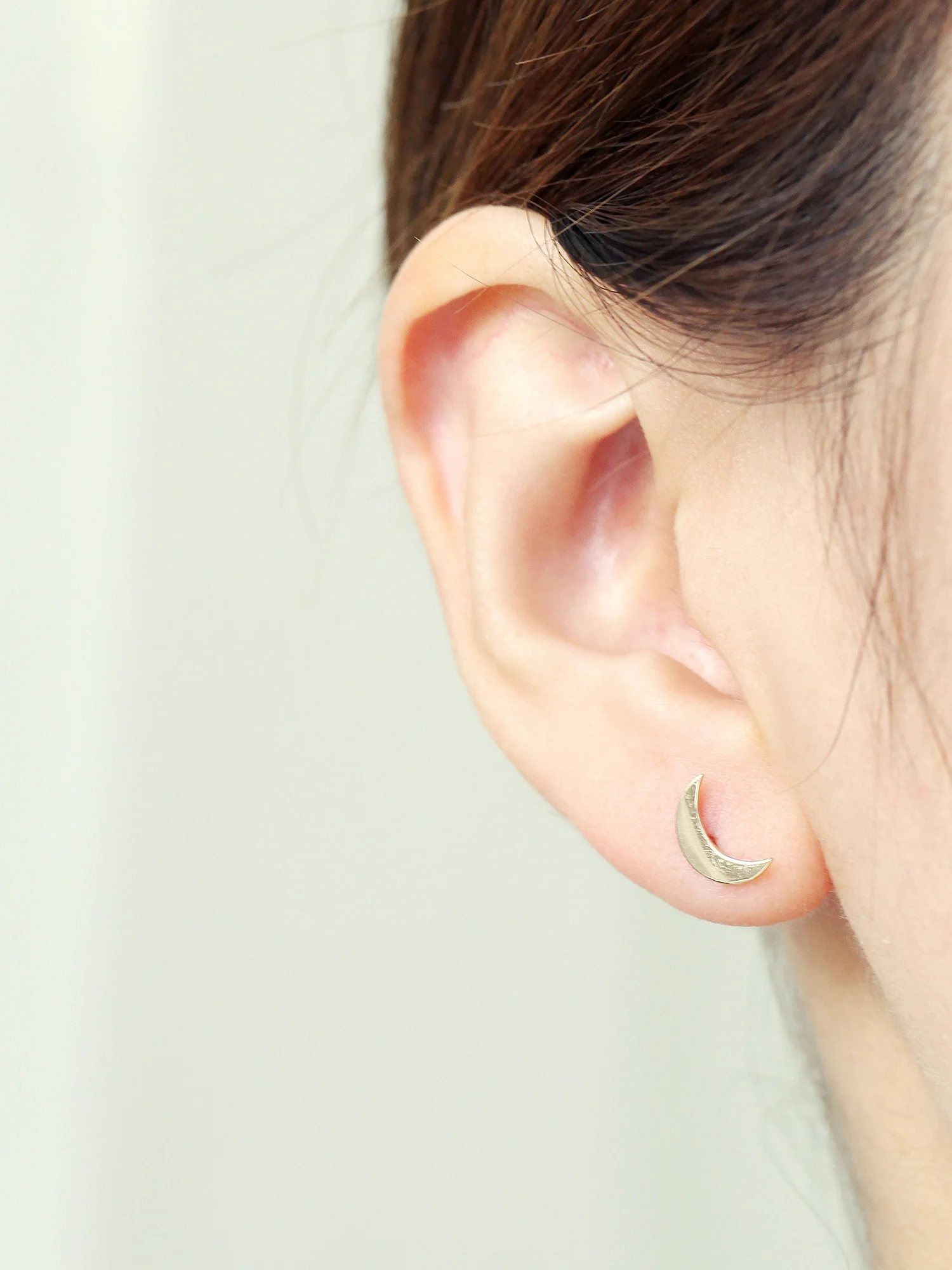 14K Gold Edge Crescent Cartilage Earring 18G16G - Image 6
