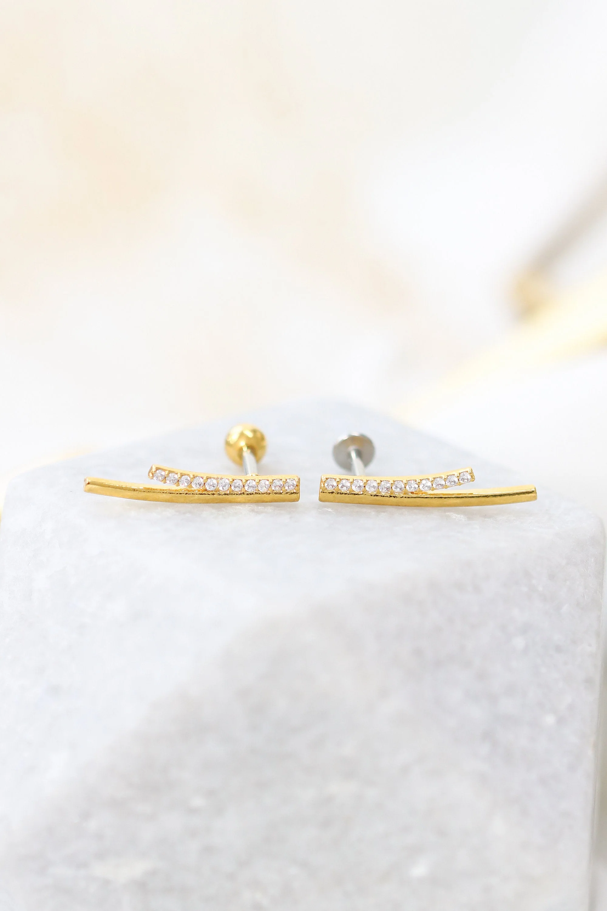 Curve CZ two line Piercing - Image 4