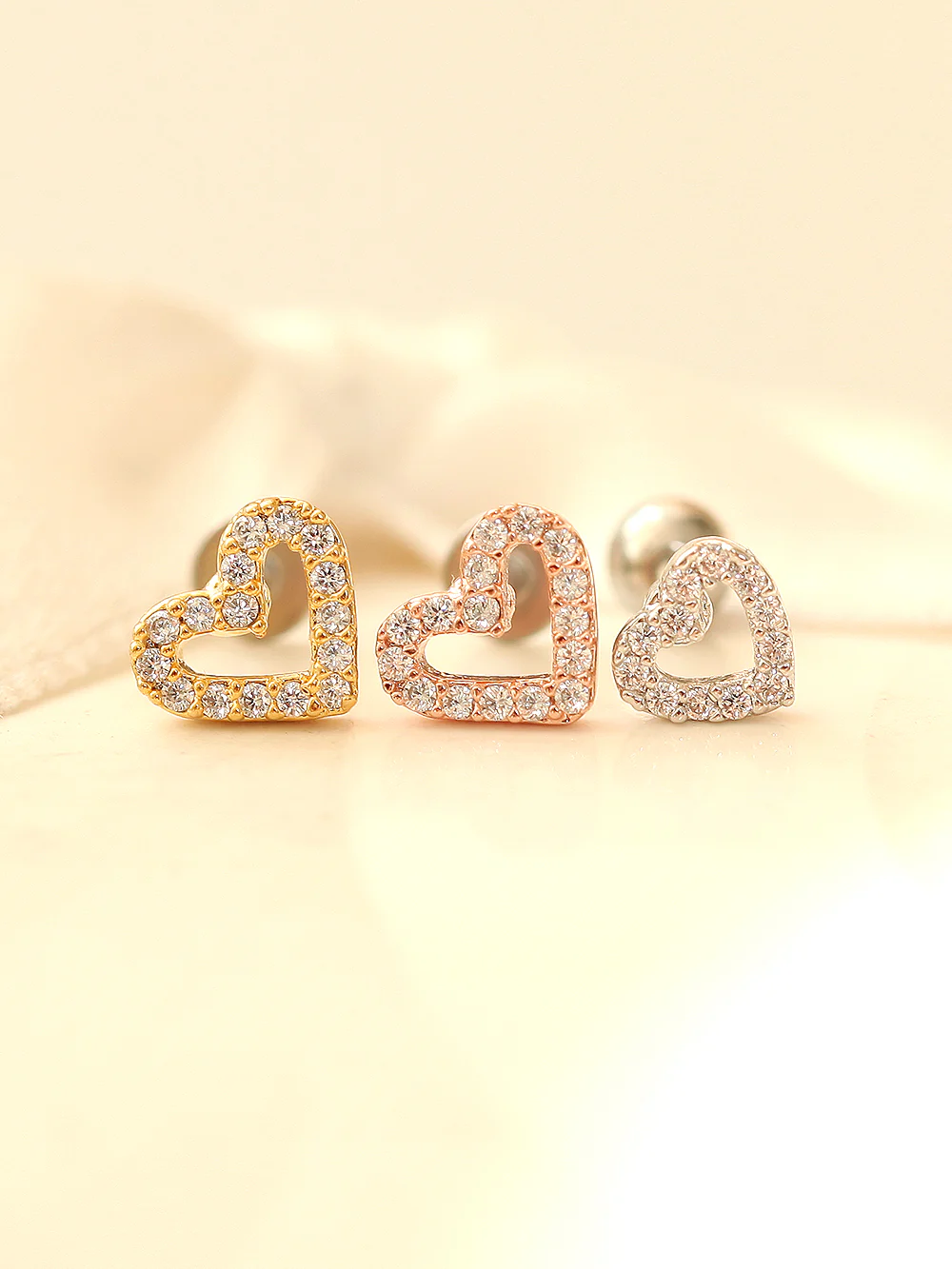 Dainty Open Heart Cartilage earring - Image 6