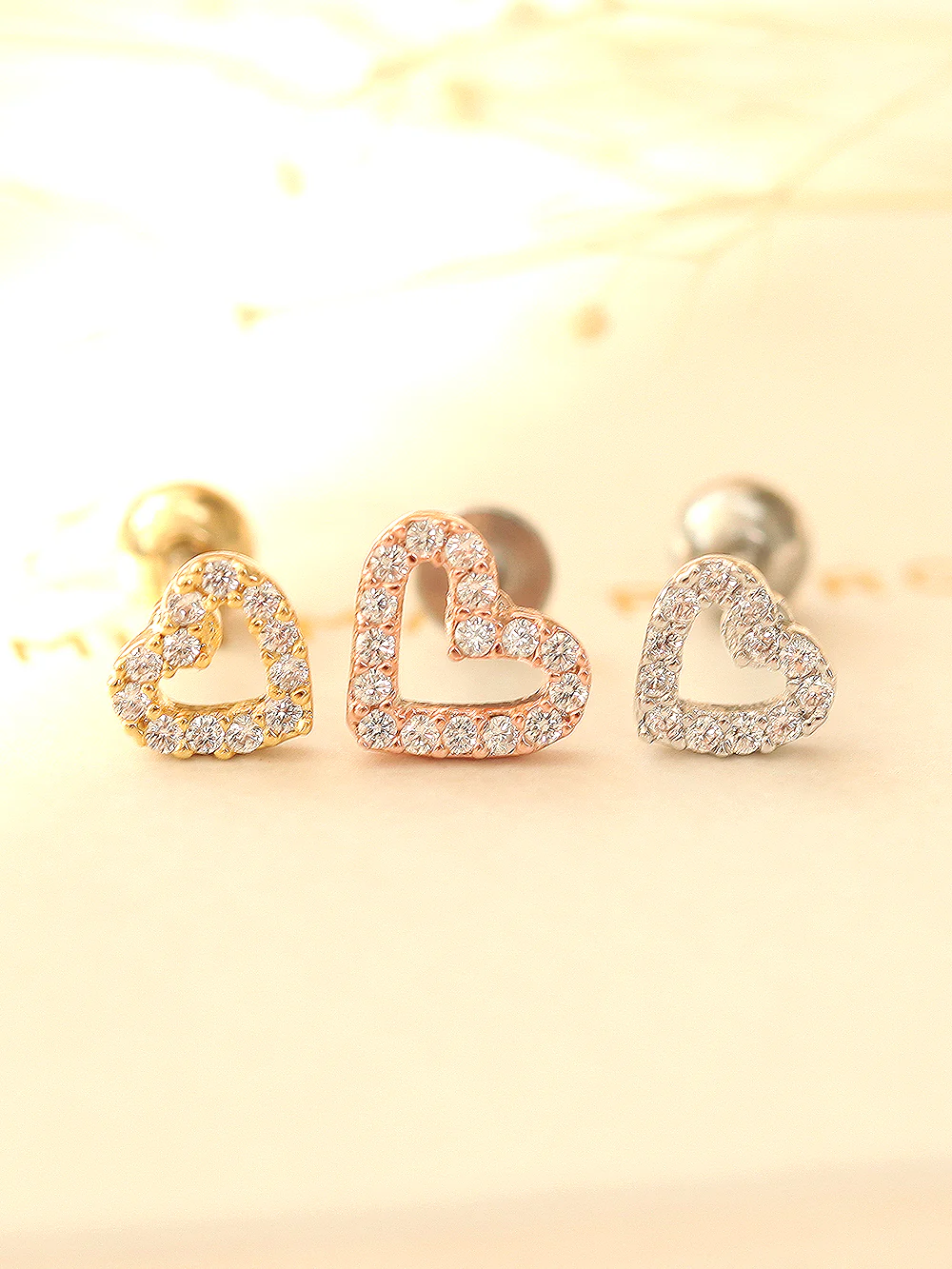 Dainty Open Heart Cartilage earring - Image 7