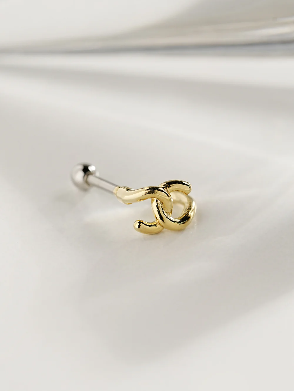 Fish Twist Cartilage Ear Piercing 16G - Image 2