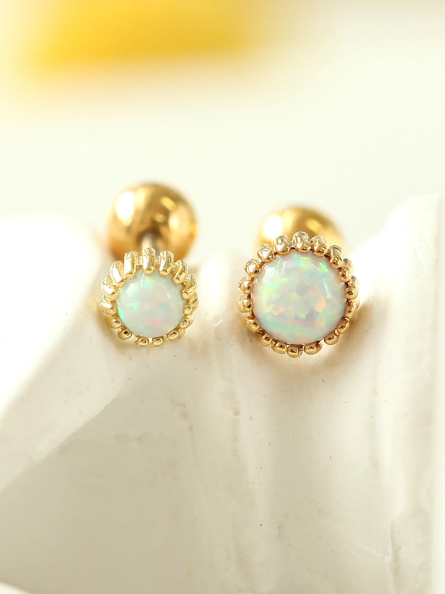 Frame Opal Cartilage earring