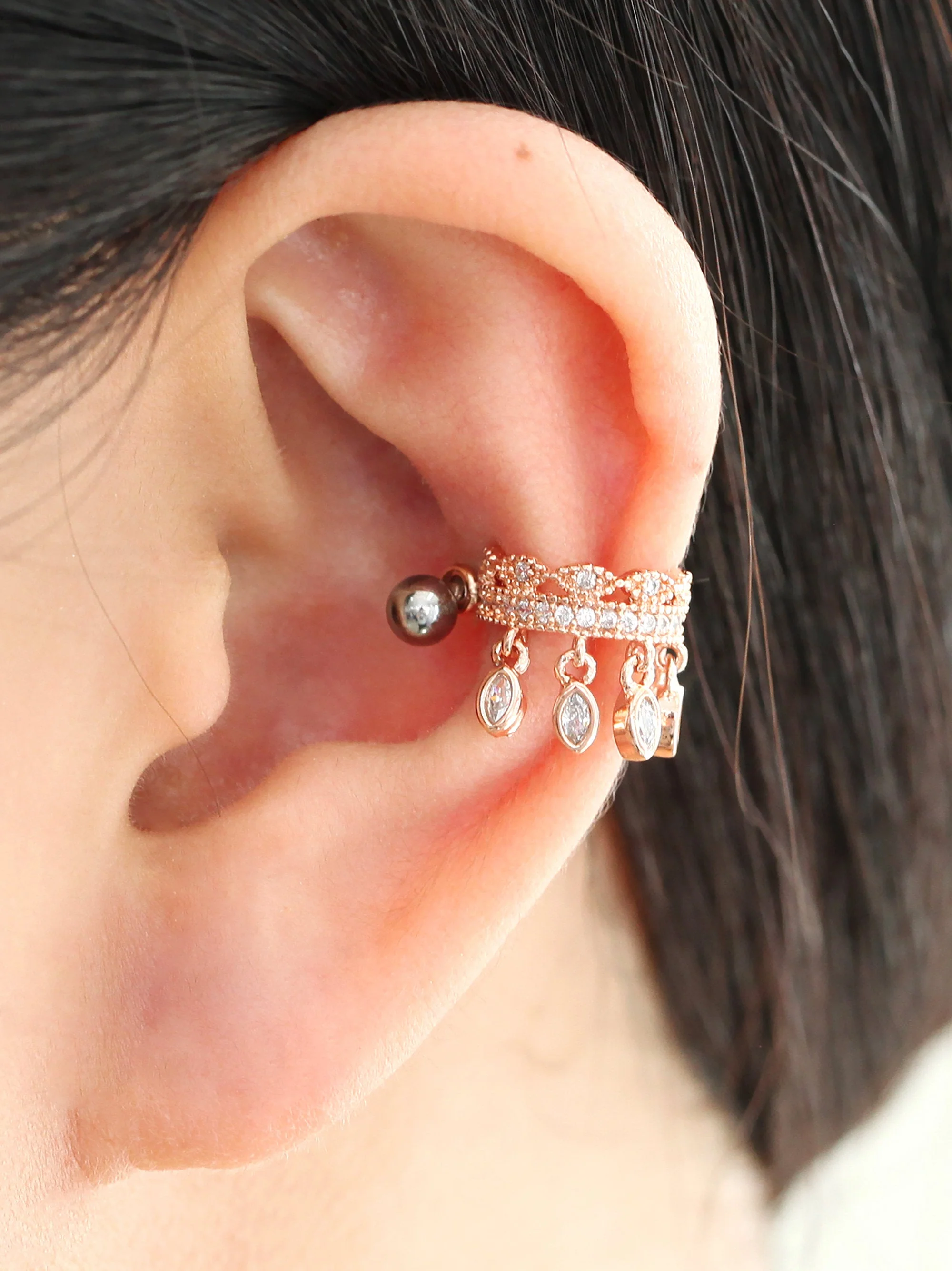 Horseshoe Cubic Ring Conch Piercing - Image 7
