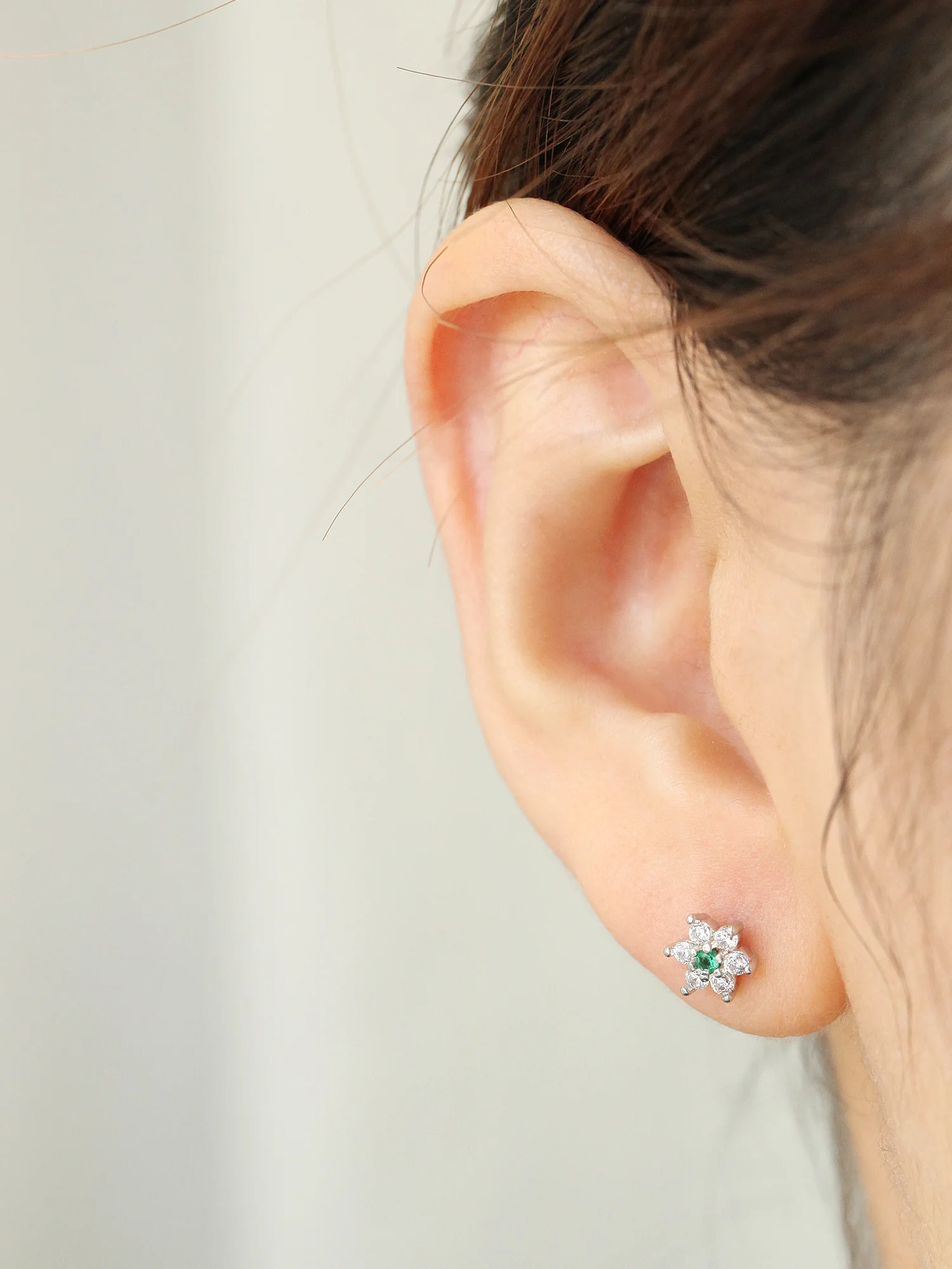 Lovely Flower Cartilage Earrings - Image 6