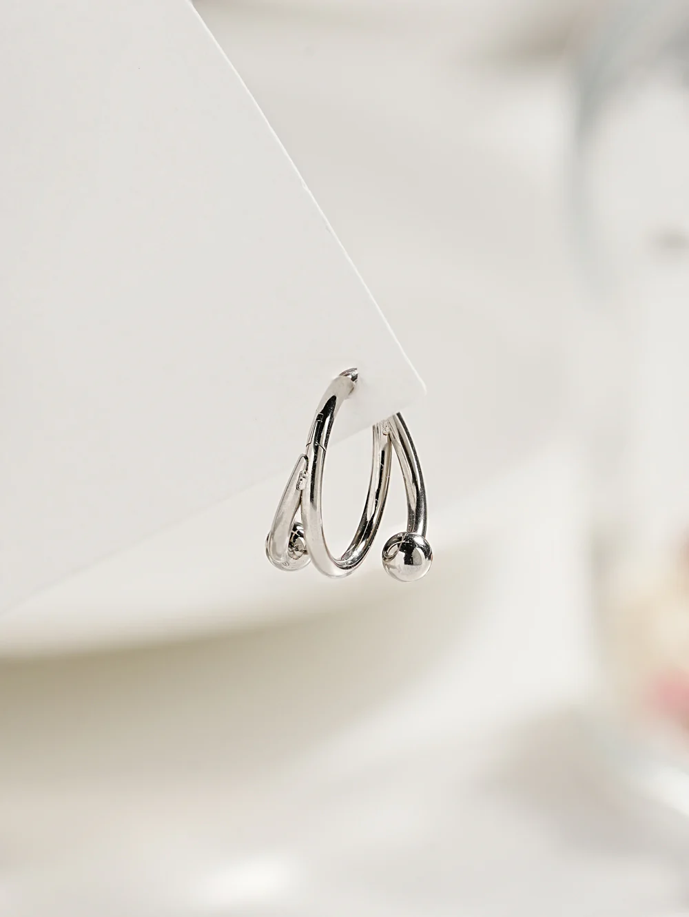 Magnetic Circle Cartilage Ear Hoop Piercing 16G - Image 2