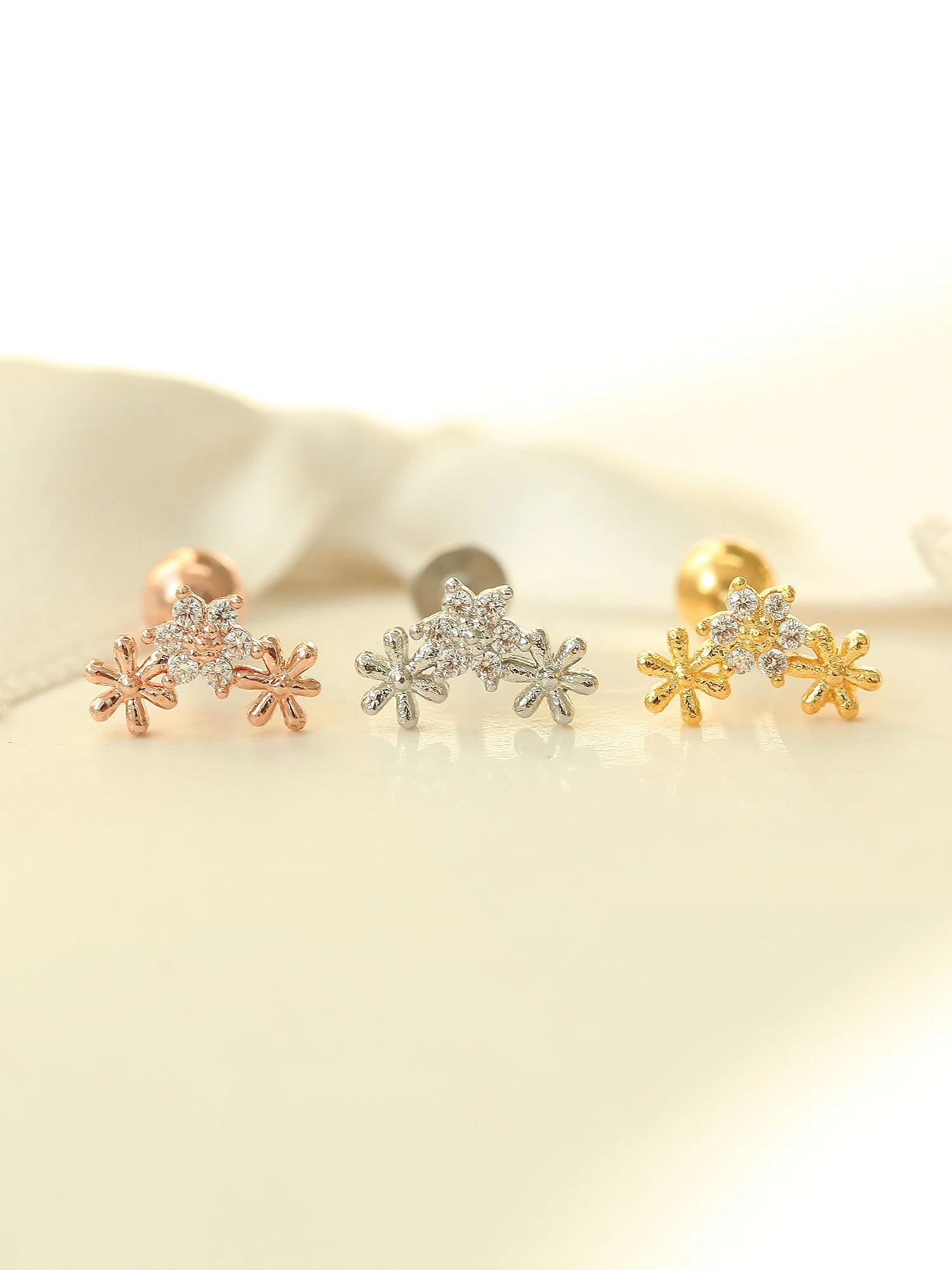 Mini Triple Daisy Piercing - Image 2