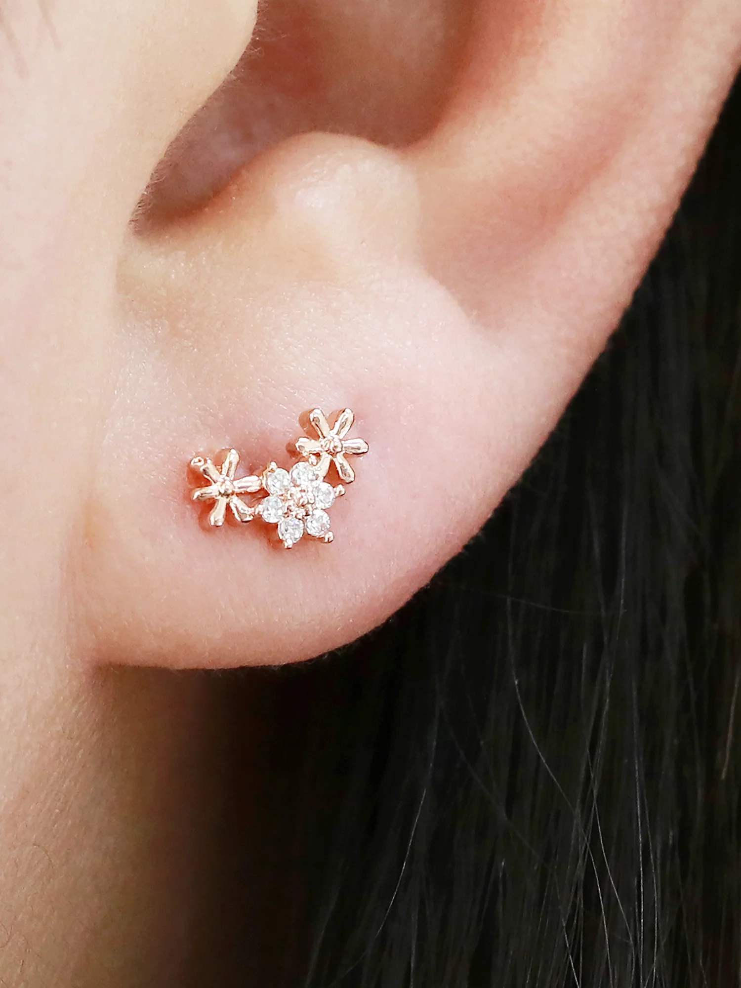 Mini Triple Daisy Piercing - Image 7