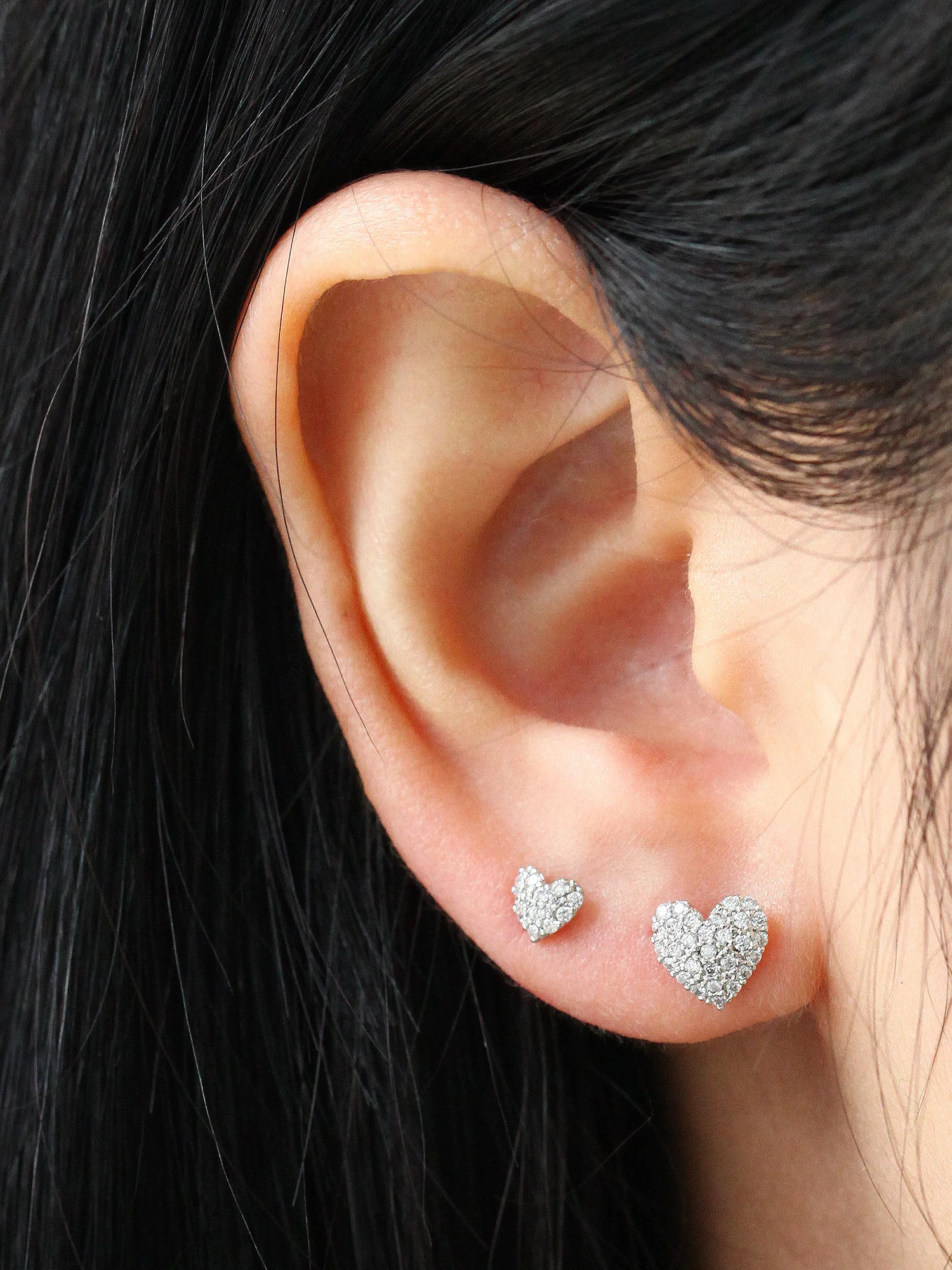 Pave heart Cartilage Earring - Image 7
