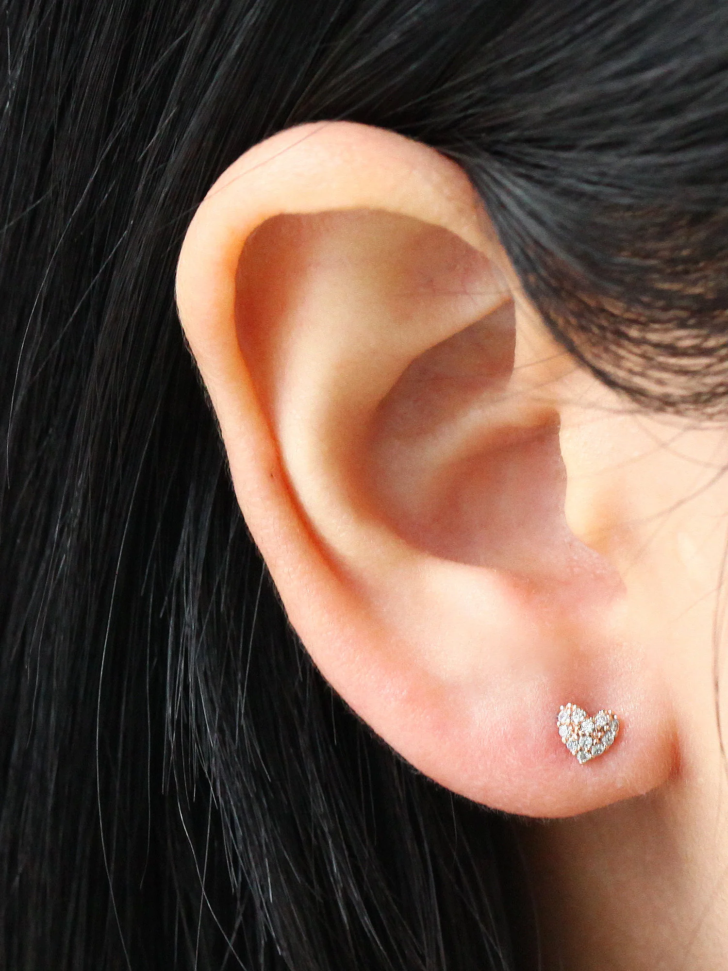 Pave heart Cartilage Earring - Image 8