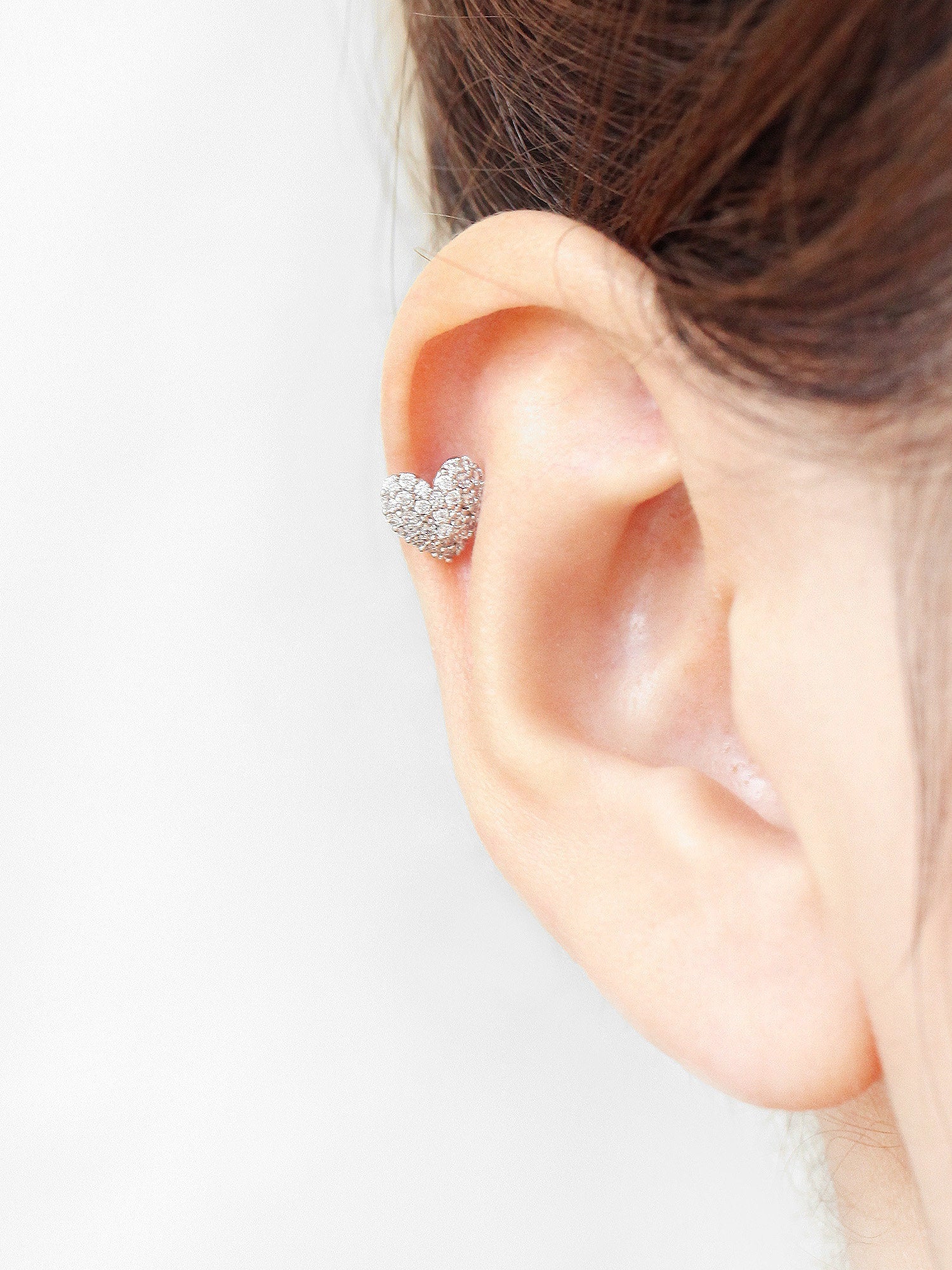 Pave heart Cartilage Earring - Image 9
