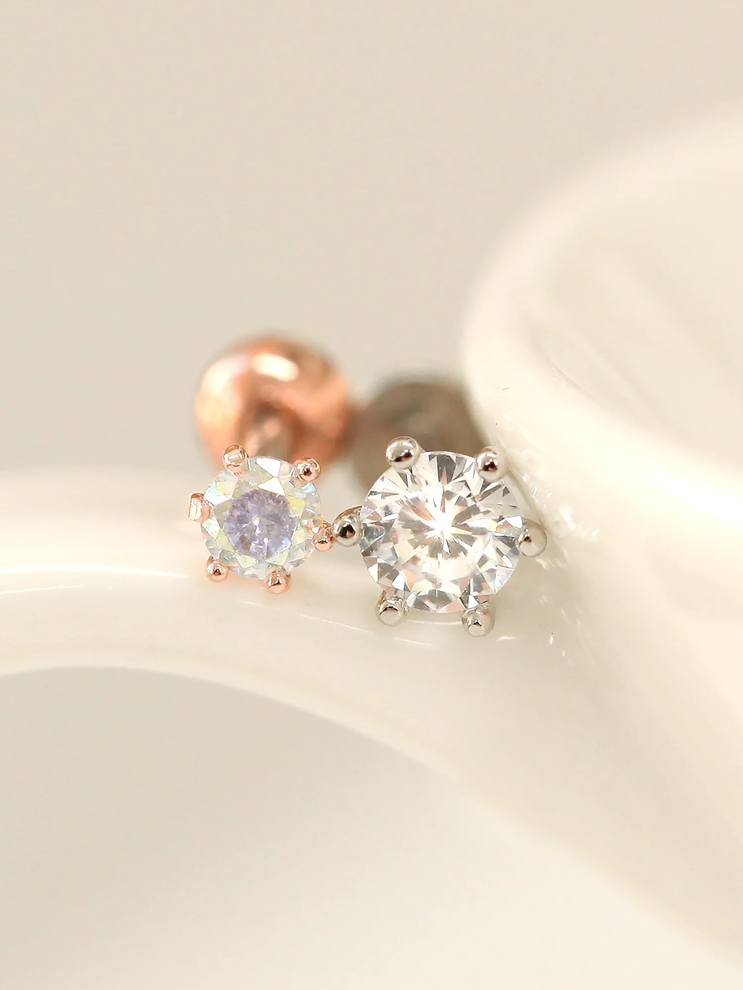 Six Leg Round Cubic CZ Cartilage Earring - Image 9