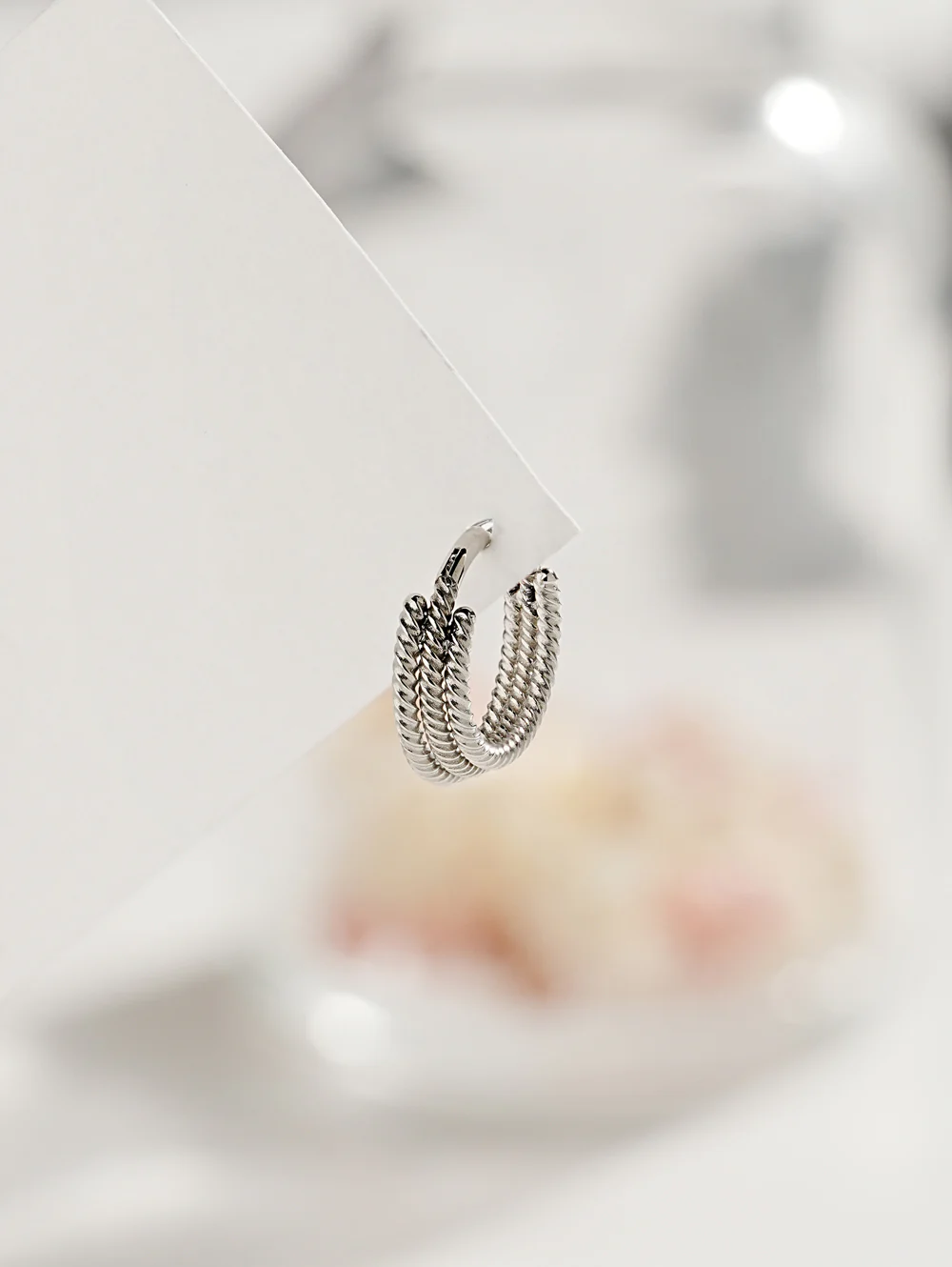 Square Pattern Cartilage Ear Hoop Piercing 16G - Image 2