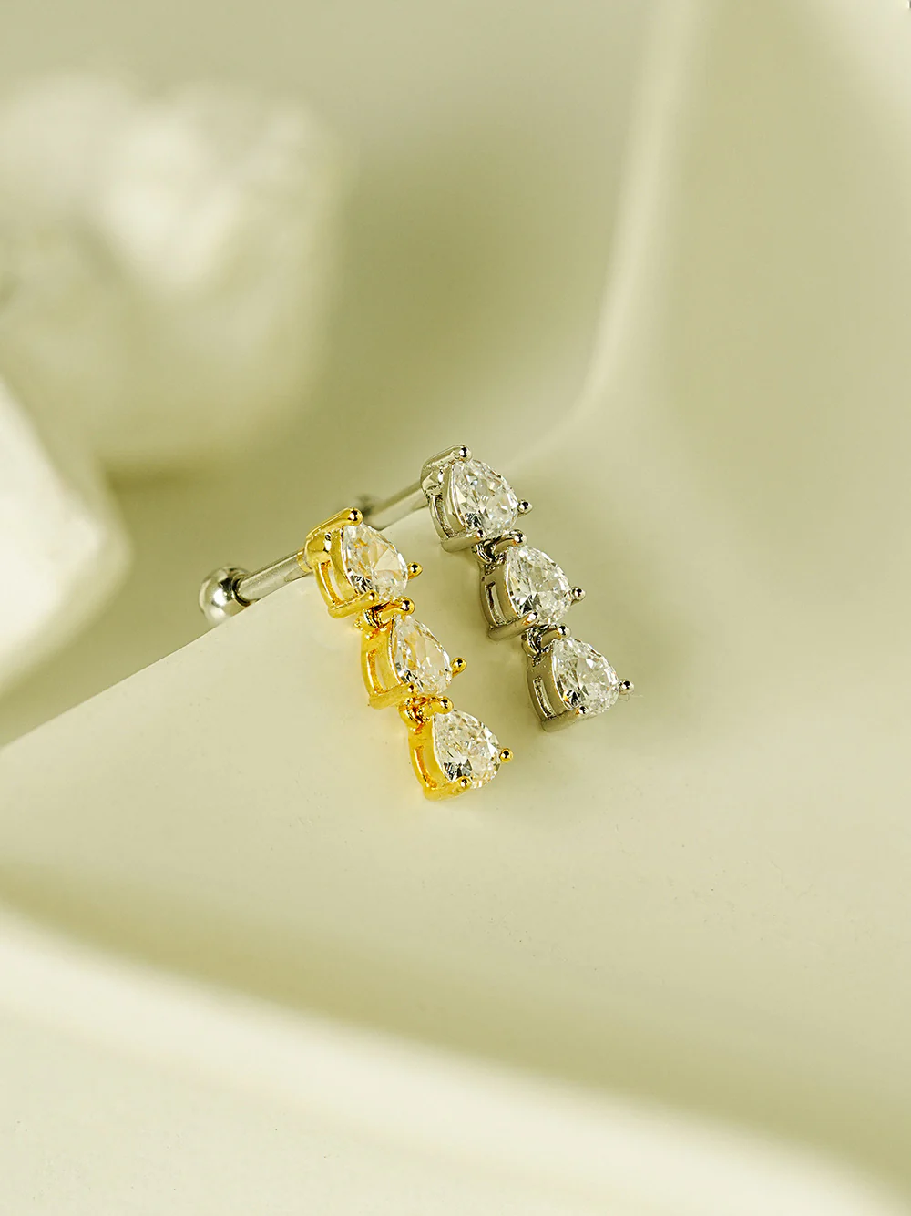 Tear Cubic Drop Cartilage earring - Image 8